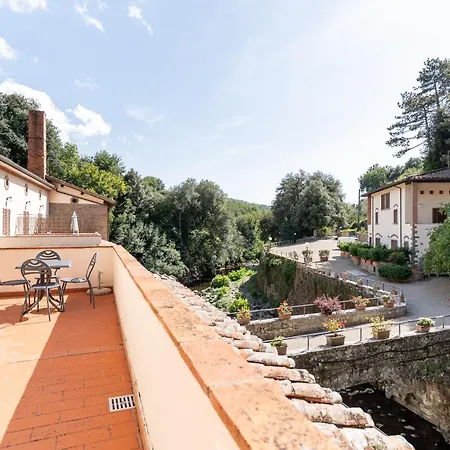 Ferriera Exclusive & Waterfall *